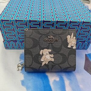 Coach fashion wallet